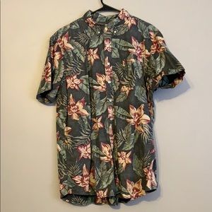 Floral/ Hawaiian button down shirt